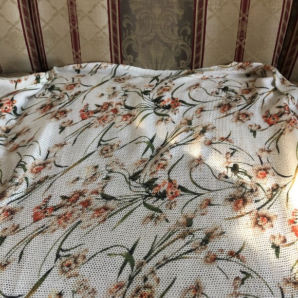 Women’s Leonardo Collection Sweater - Picture 5 of 7